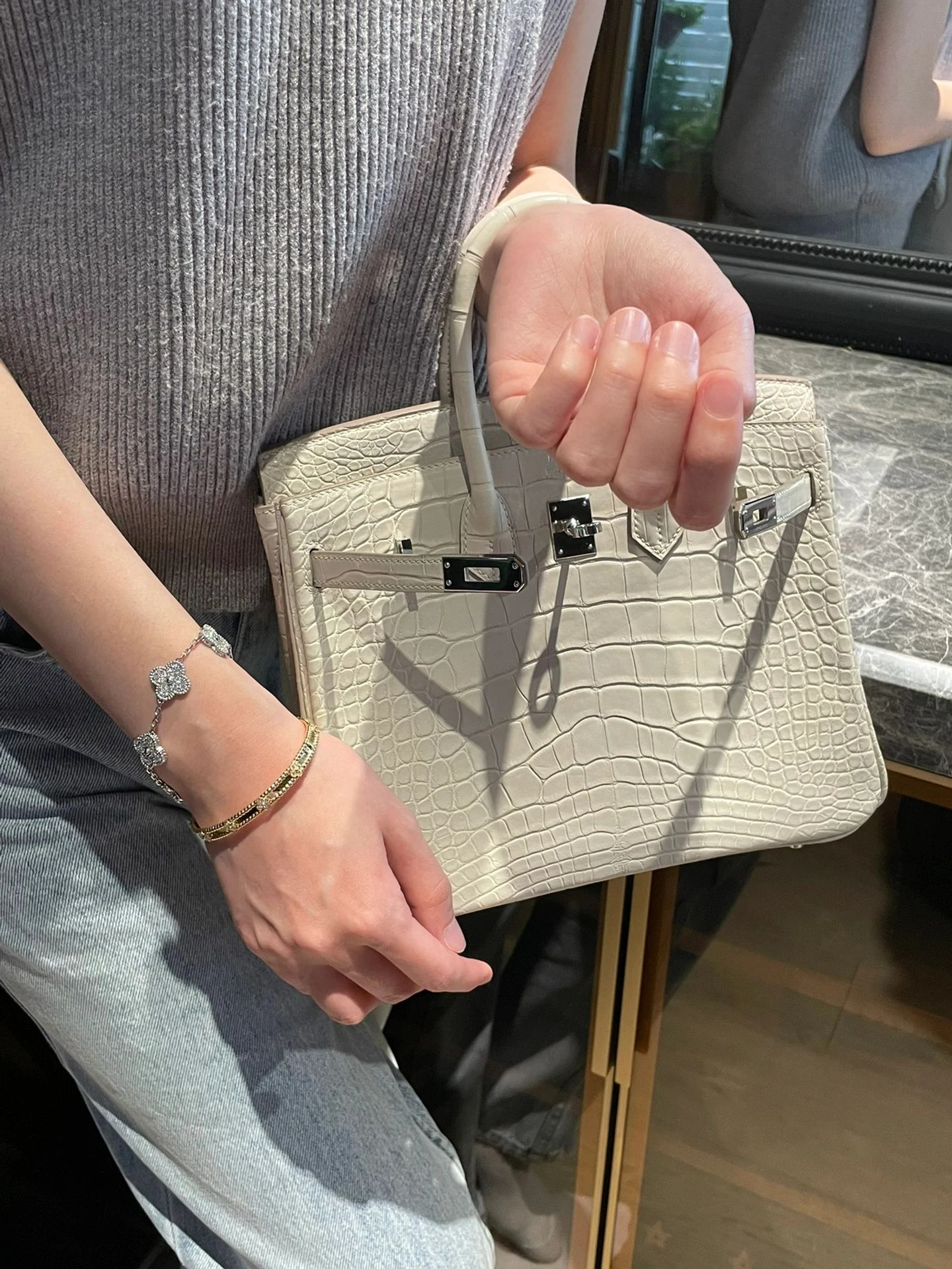 3奢饰品爱马仕女包珠宝首饰手链名媛感(人越年长，越爱怀念以前)-喵神素材库