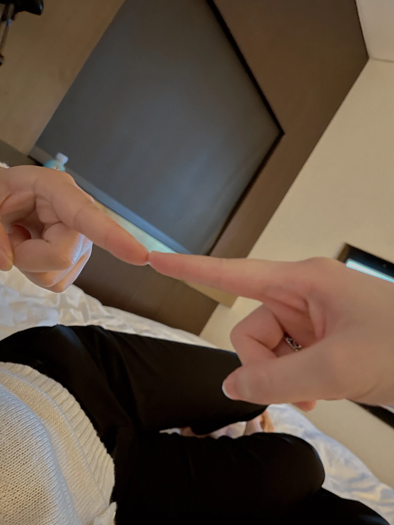 情侣合照牵手比心(如果是你 是陷阱我也跳)-喵神素材库
