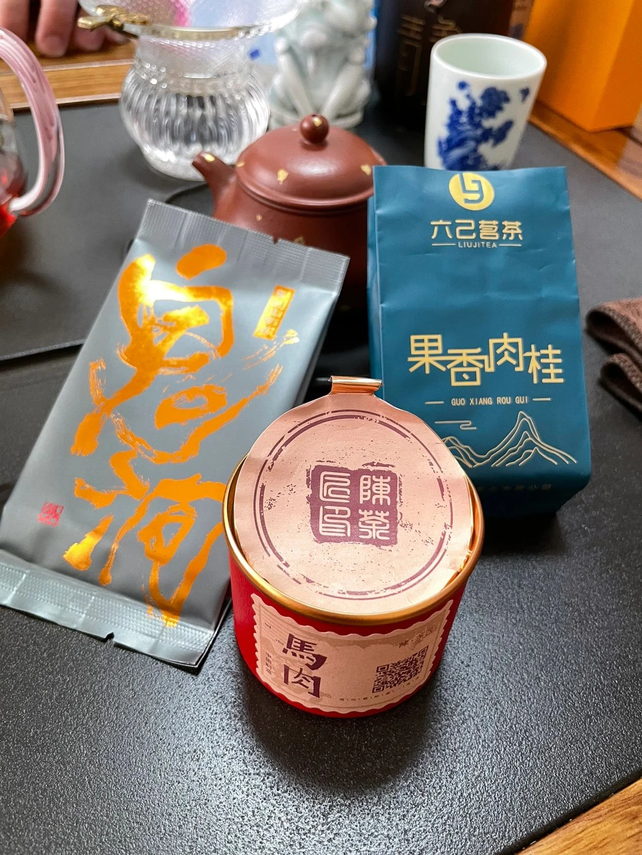 喝茶茶具茶器茶台茶室茶叶茶汤茶宠茶艺茶生活(跟之前喝的铁罗汉不太一样滋味感不错 感觉有拼配其他小品种 )-喵神素材库