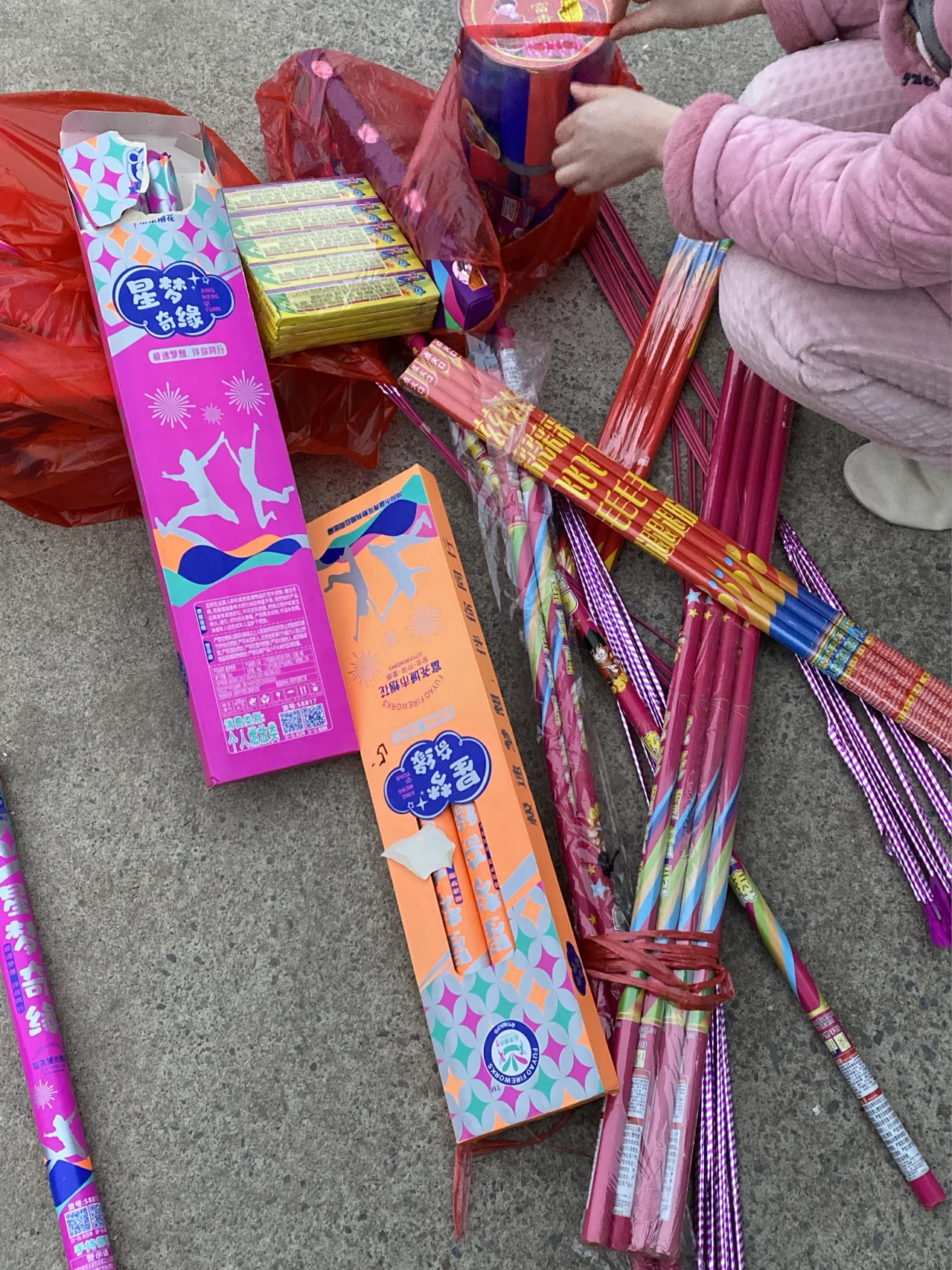 烟花爆竹拍照分享( 终于可以放烟花啦)-喵神素材库