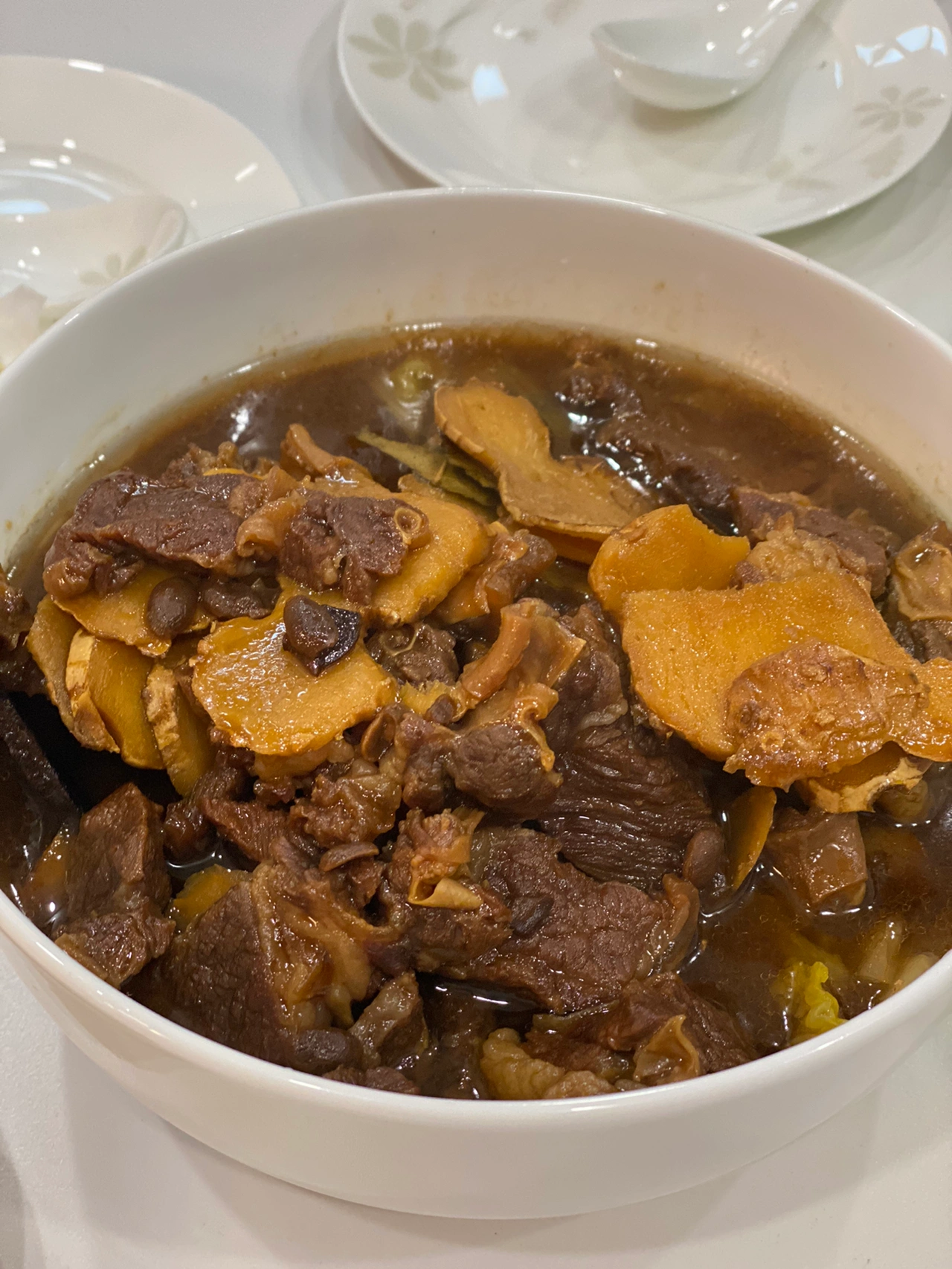 美食拍照分享打卡(晚餐不用煮饭，来朋友家吃湿岛（藤壶） 牛腩煲 )-喵神素材库