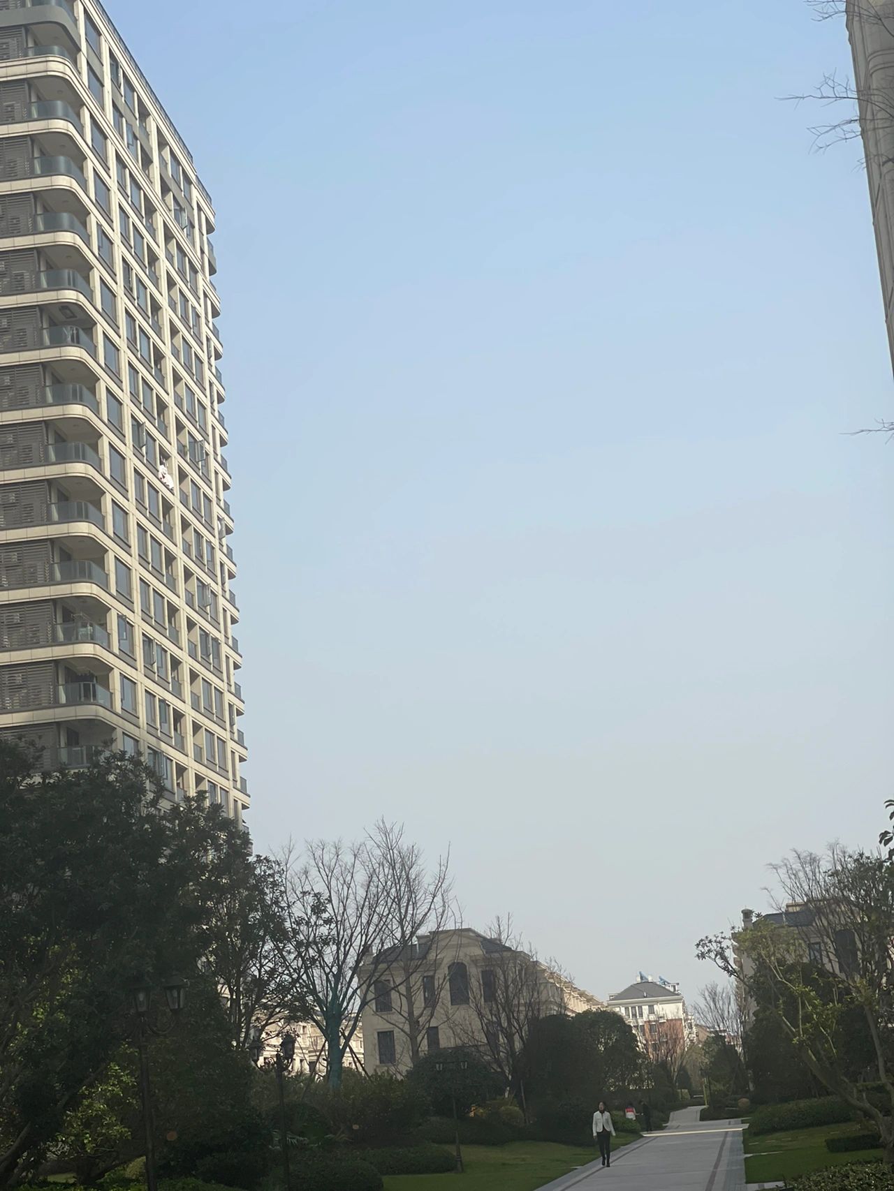 风景摄影拍照散步( 天空晴朗)-喵神素材库