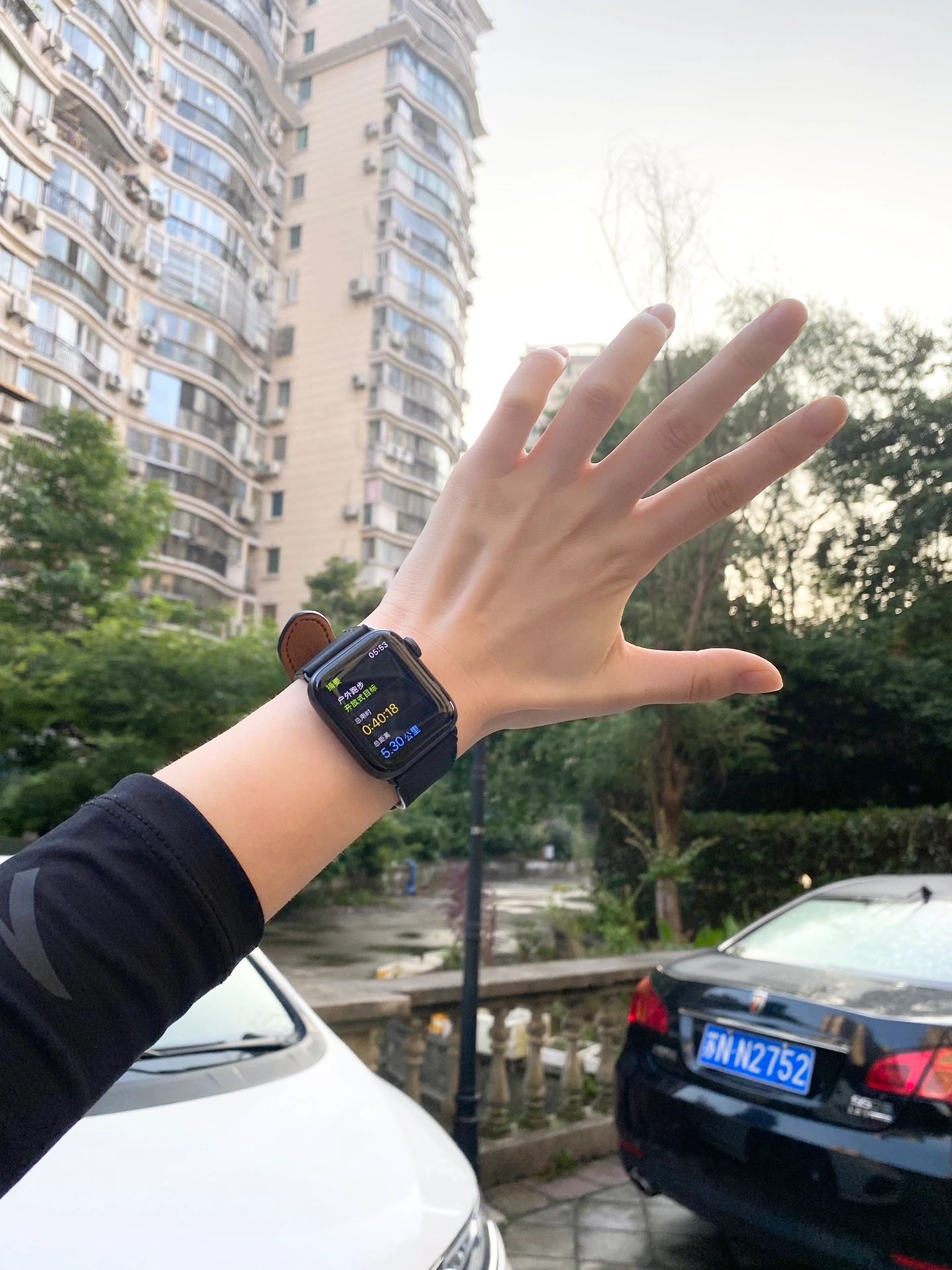 晨跑跑步运动锻炼健身运动手表(当你没有目标的时候除了努力你还能做些什么呢)-喵神素材库