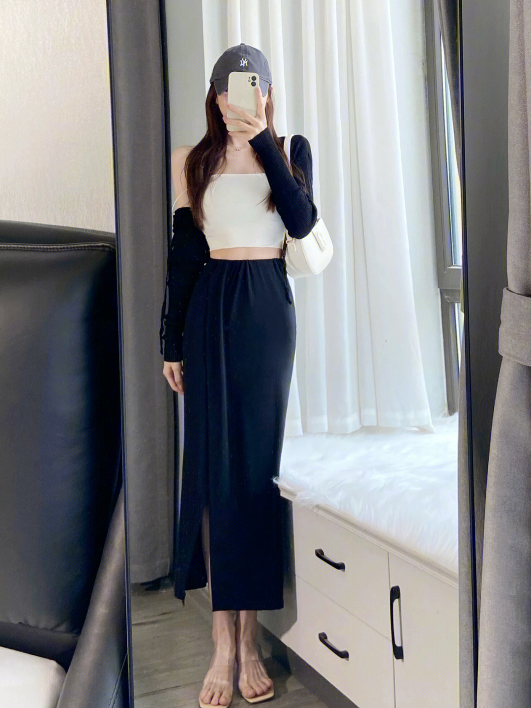 美女穿搭身材自拍包包散步( 美女穿搭)-喵神素材库
