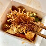 美食零食小吃油炸食品饭团(我一个吃轻食都要点两份才能吃饱的人配说在减肥吗，算了 ，又贵又难吃，垃圾食品给的快乐是谁都比不了的 )-喵神素材库