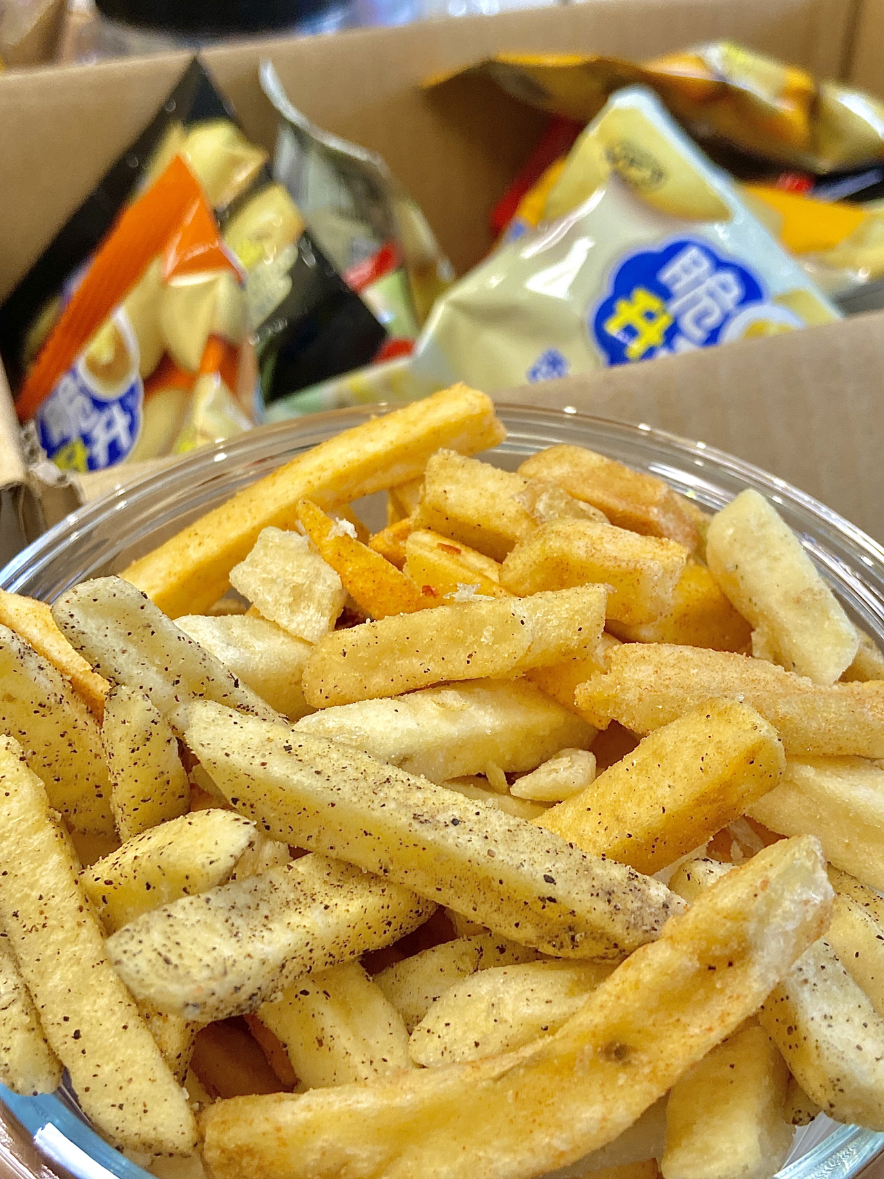 零食小吃薯条膨化食品(特别特别香脆 咬起来酥酥的 咔嚓卡嚓贼带劲好几种味道 完全不重样！！)-喵神素材库