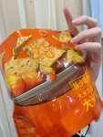 3零食小吃锅巴(我买了一个咸蛋黄味的真的舔手指那种)-喵神素材库