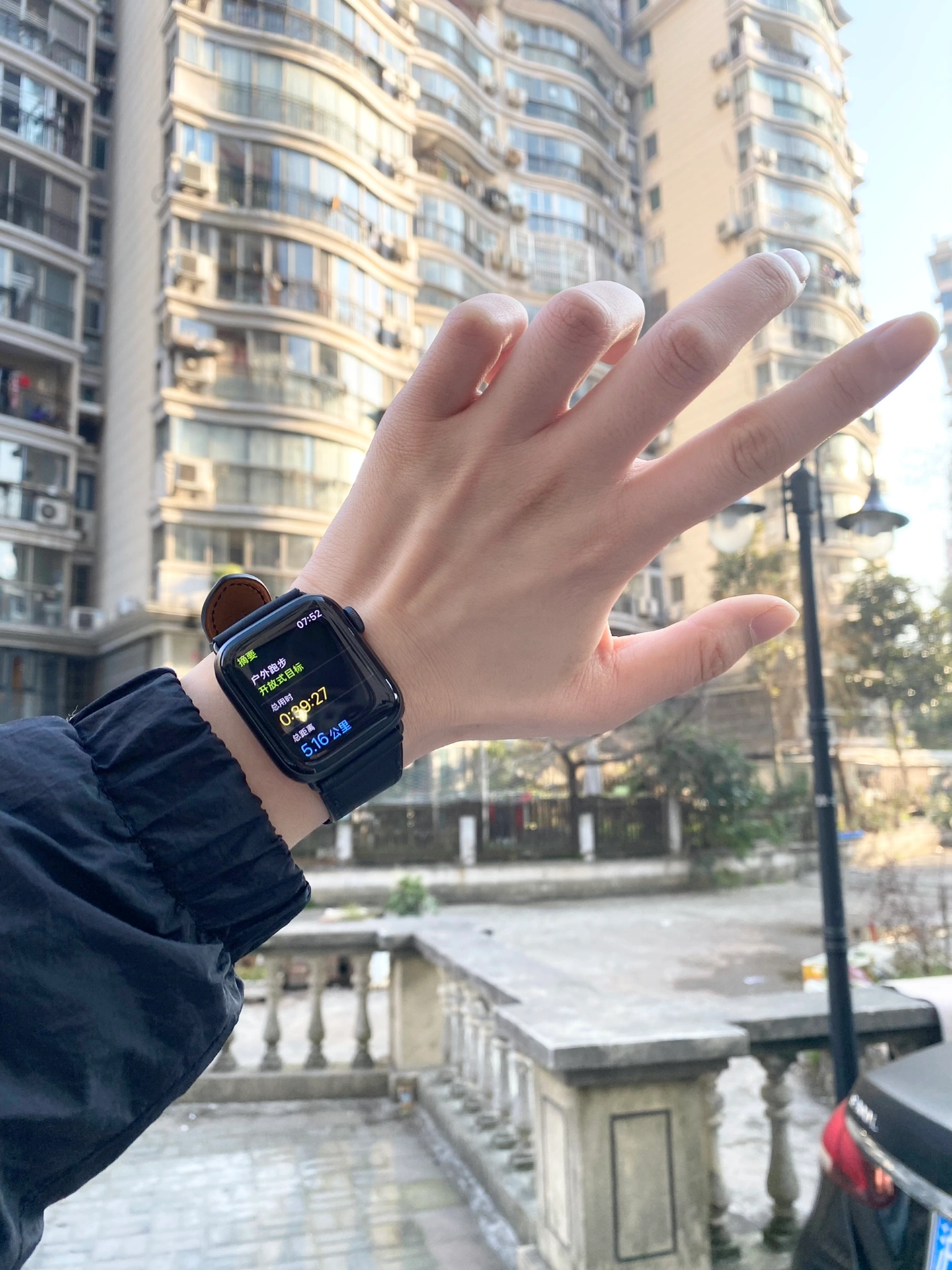 5晨跑手表户外运动(如果你觉得生活不开心不要灰心和丧气相信上帝一定会把最好的留给你)-喵神素材库