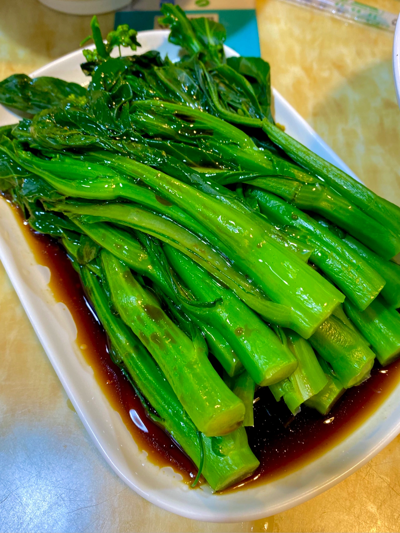 广州美食面条广州美食街边小吃广州早茶(牛腩面油条木瓜糖水猪红汤水煮菜心烟火气满满的早餐炒鸡美味)-喵神素材库