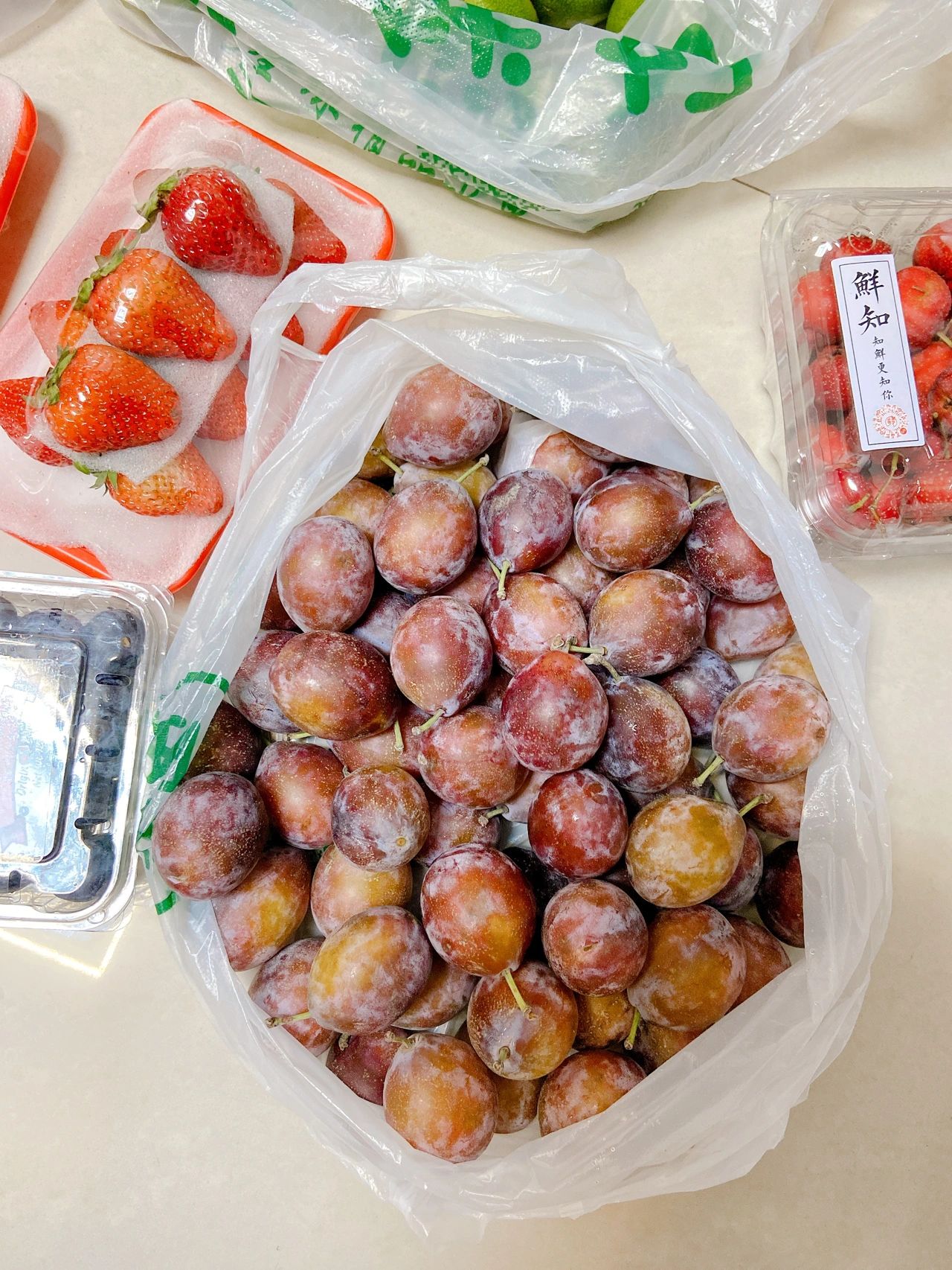 购物水果草莓蓝莓小吃零食(去买水果啦～～～)-喵神素材库