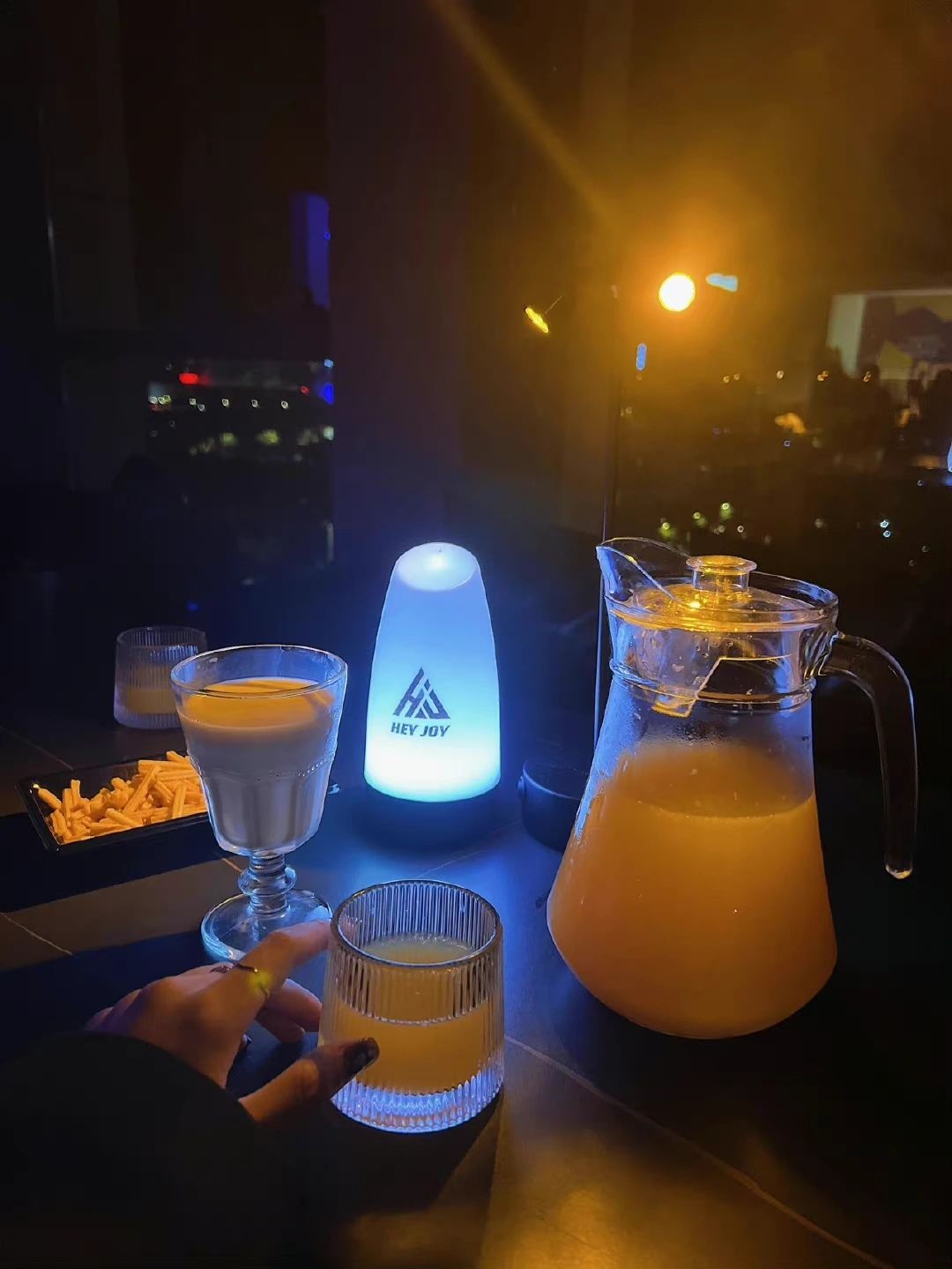 手美甲果汁零食(上有四种情,友情,亲情,爱情,还有再不结束就会把我们逼疯了的疫情！ )-喵神素材库