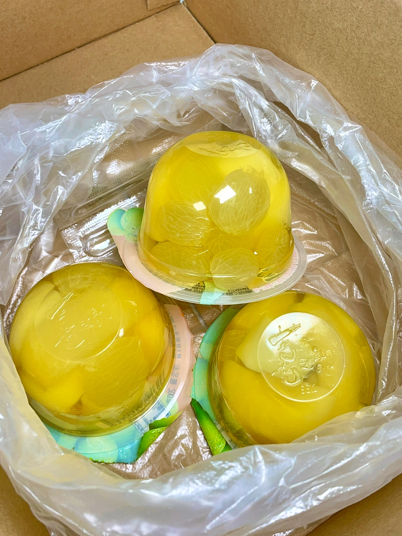 2葡萄苹果果冻零食儿时回忆(很多年没见过这个葡萄苹果果冻了)-喵神素材库