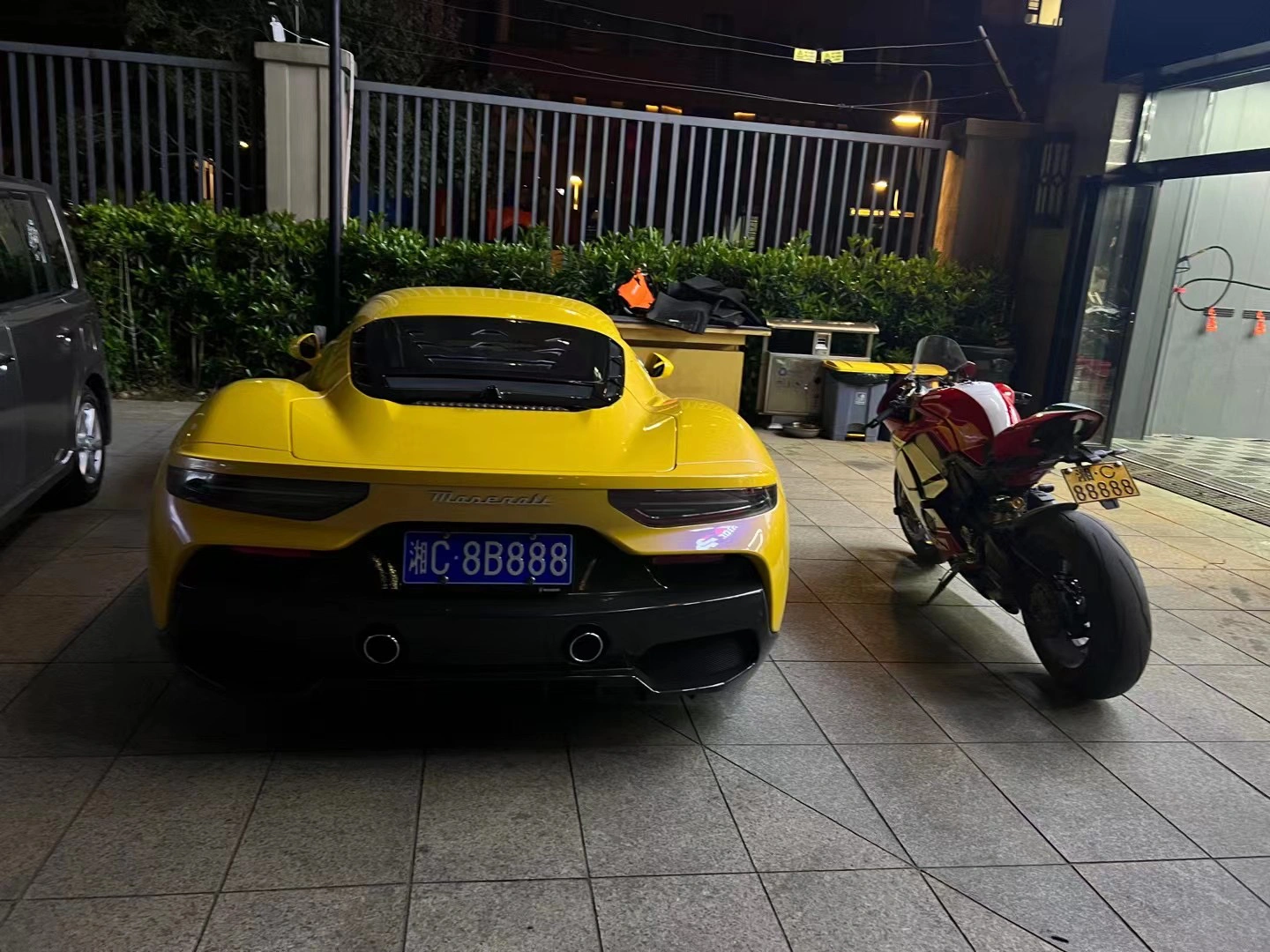 车豪车分享黄色跑车摩托车(哦豁)-喵神素材库