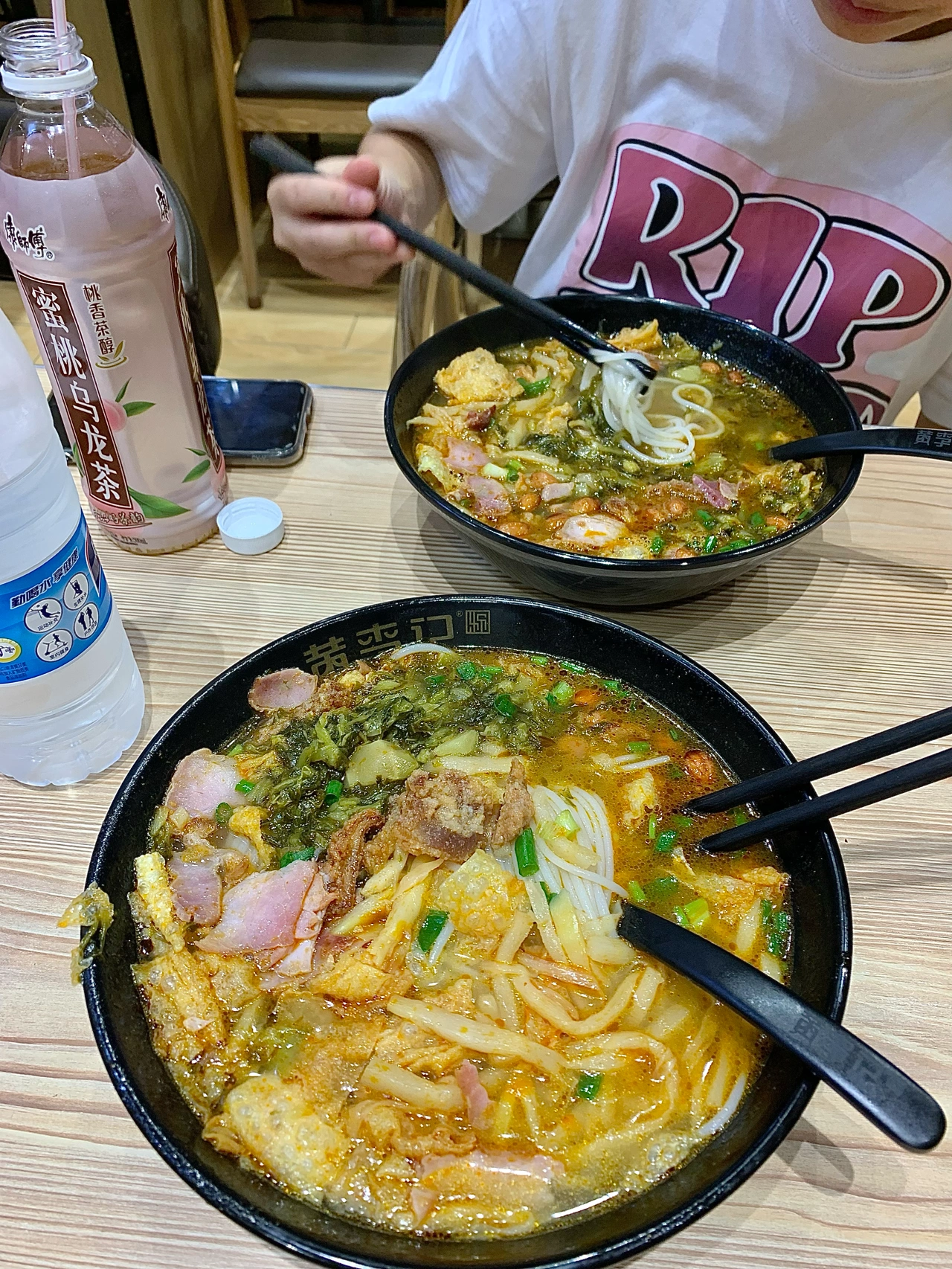 2螺蛳粉美食晚餐晚饭日常苹果水果捞蛋糕(世间万物都在治愈你，你也要放过自己 )-喵神素材库