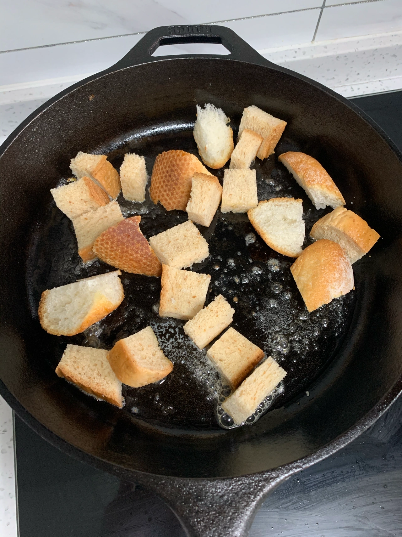 早餐美食面包水果牛奶煎蛋水煮蛋(培根吐司烘蛋➕西柚汁做法：吃剩的吐司和法棍边角切成块用黄油煎一下培根煎熟翻炒好倒入蛋液培根自带咸味不用放任何调味)-喵神素材库