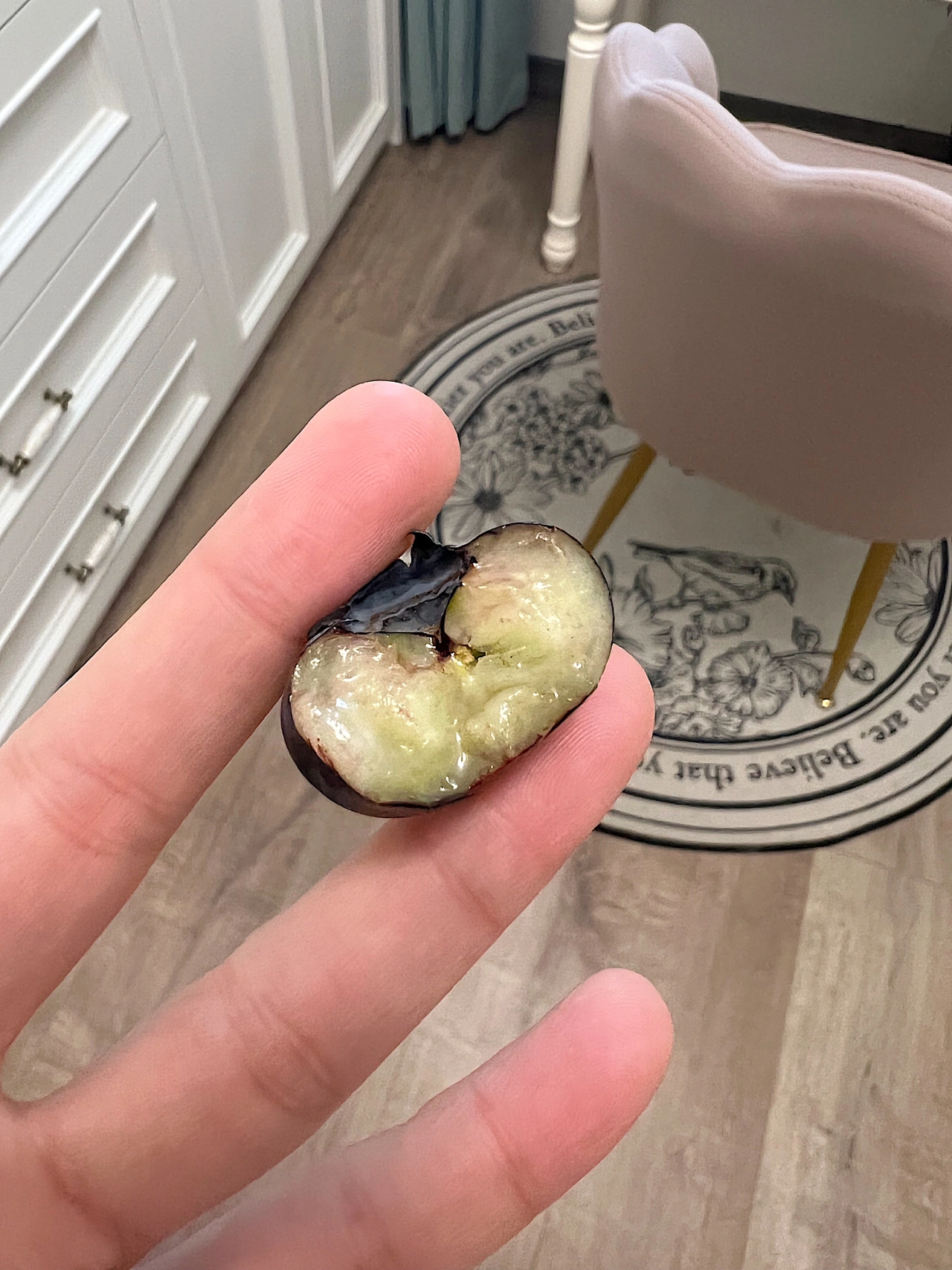 水果草莓蓝莓猕猴桃(周日快乐今天阴天多云☁️吃点五颜六色让心情明朗～今天的糖份略微高一丢丢 但也没事儿[萌萌哒R])-喵神素材库