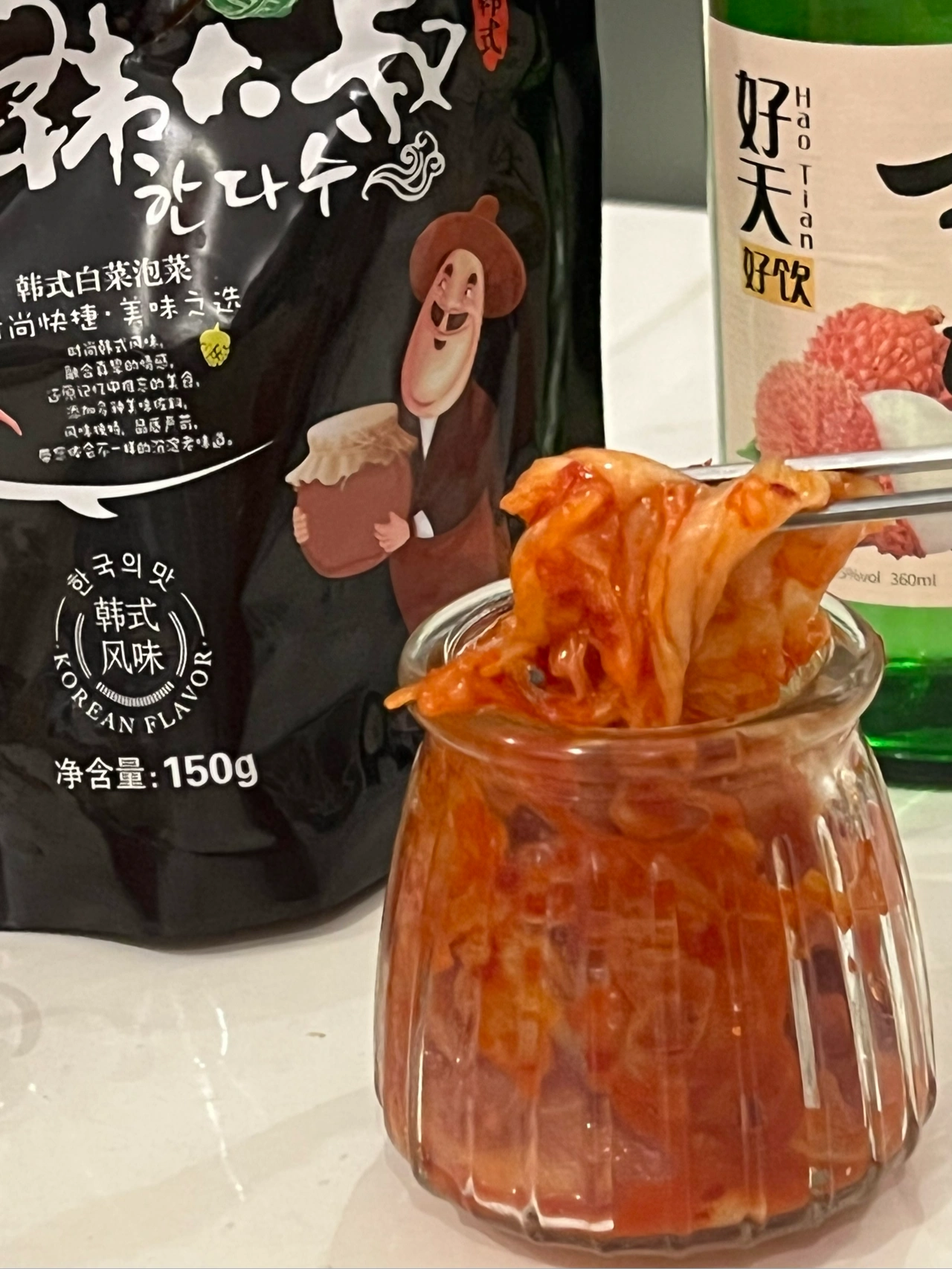 3韩国水果烧酒泡菜追剧(一个人喝酒 你会配什么下酒剧呢～)-喵神素材库