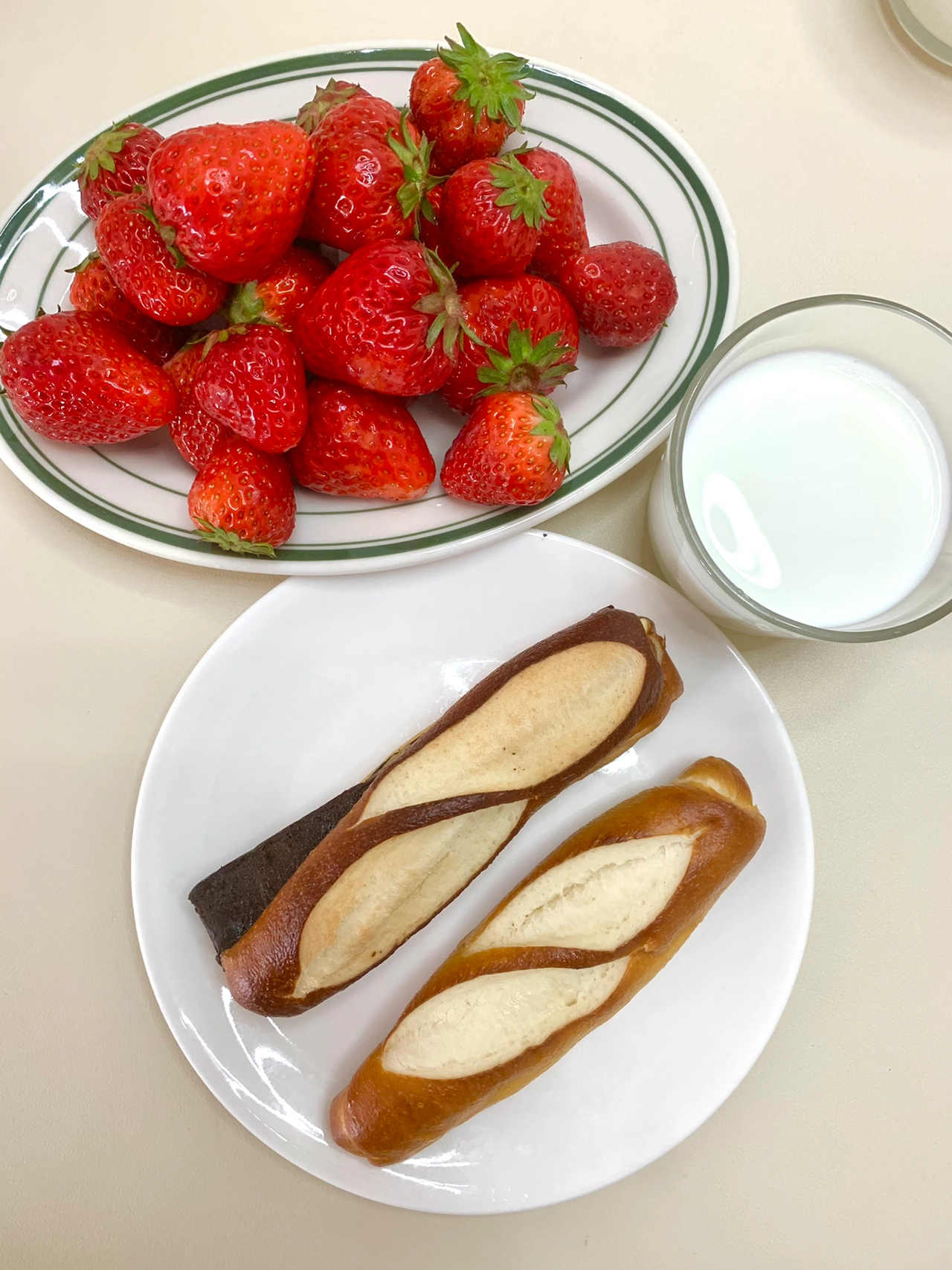 减脂减肥减肥餐营养餐(周日的早上享受周末的同时还得抗拒周一还是来块碱水面包吧)-喵神素材库