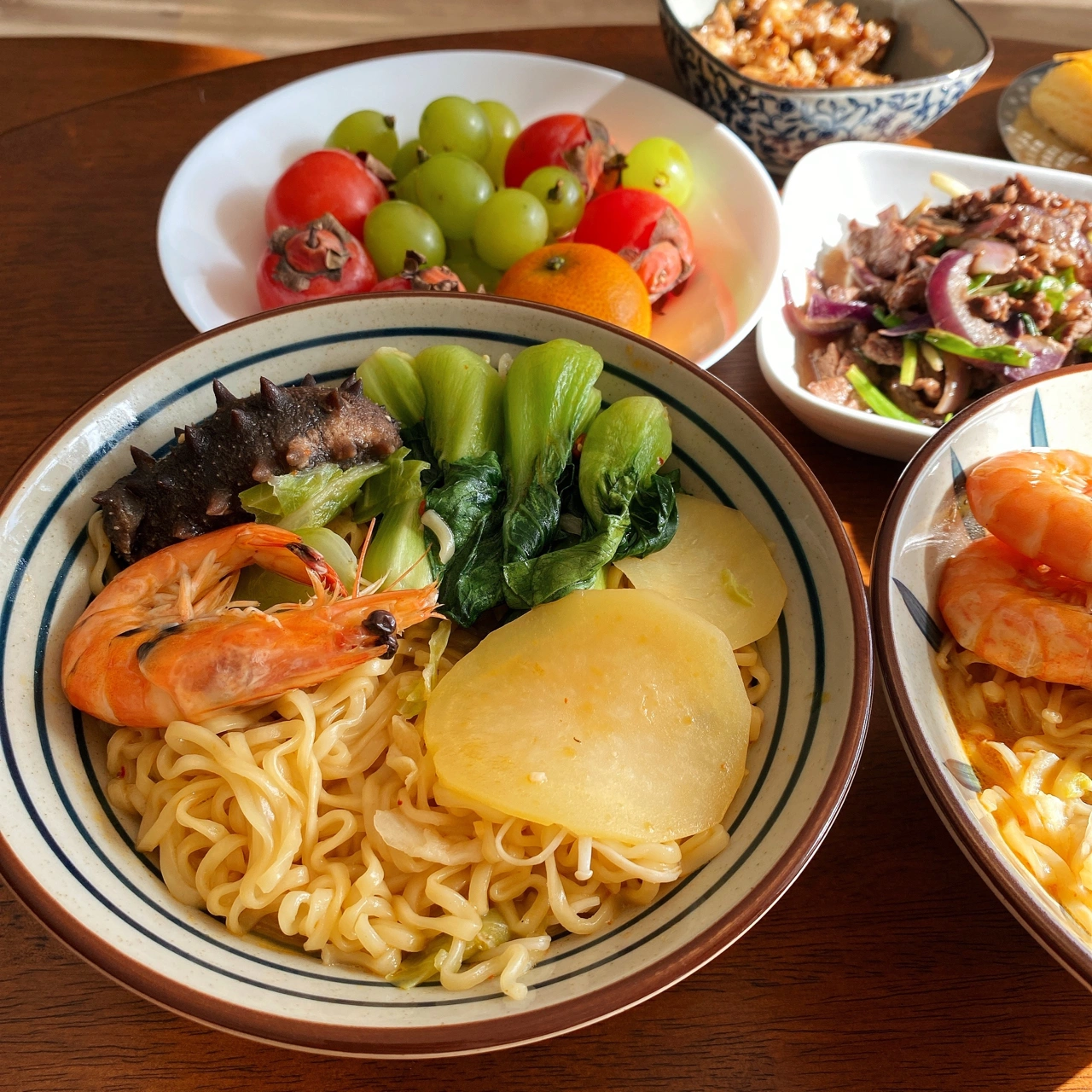 自己做饭追剧虾海参水果奶茶(迎着斑驳的光影，迎接美好的一天)-喵神素材库