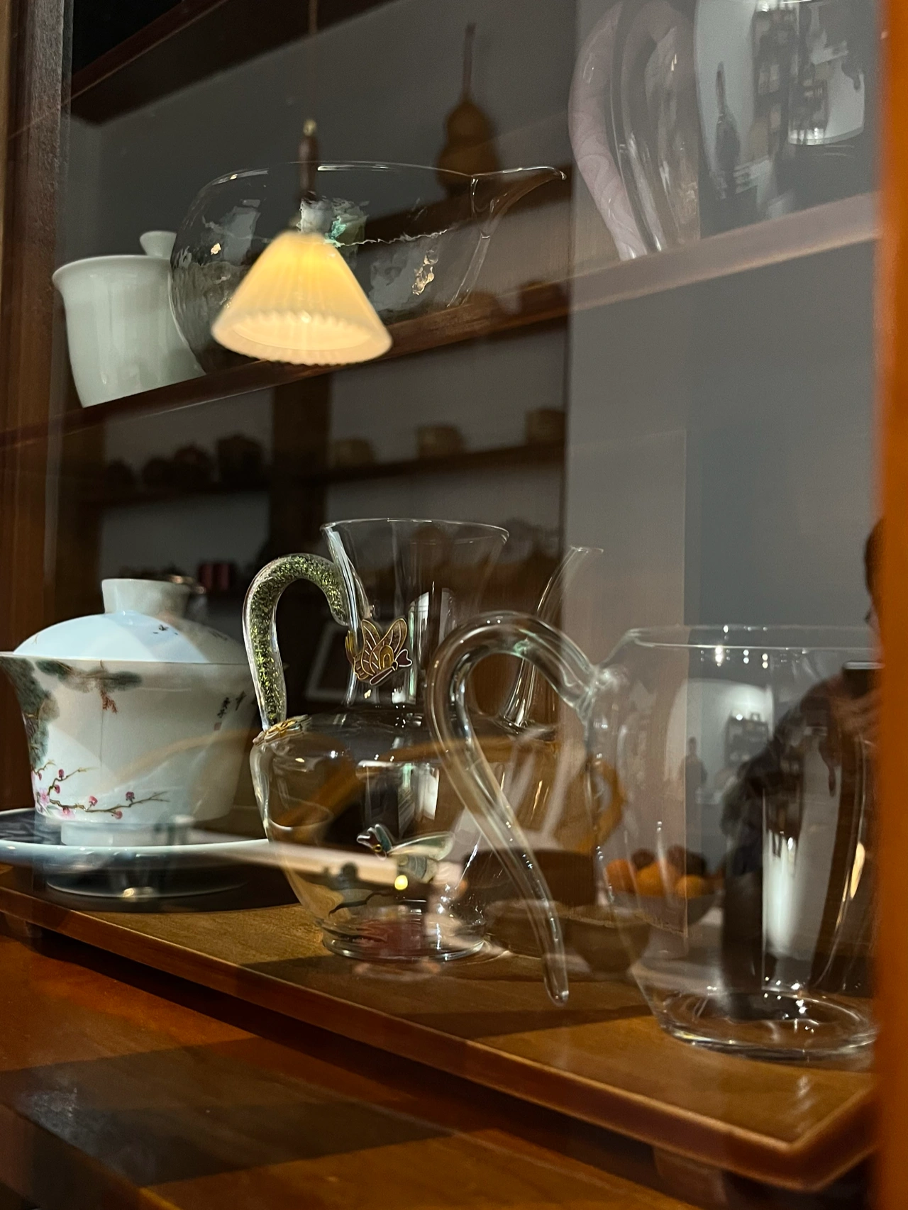 喝茶，茶室，茶杯，茶具，泡茶，水果(茶如人一般，随着时光的流逝，其醇厚与底蕴也自然的沉淀其中…… )-喵神素材库