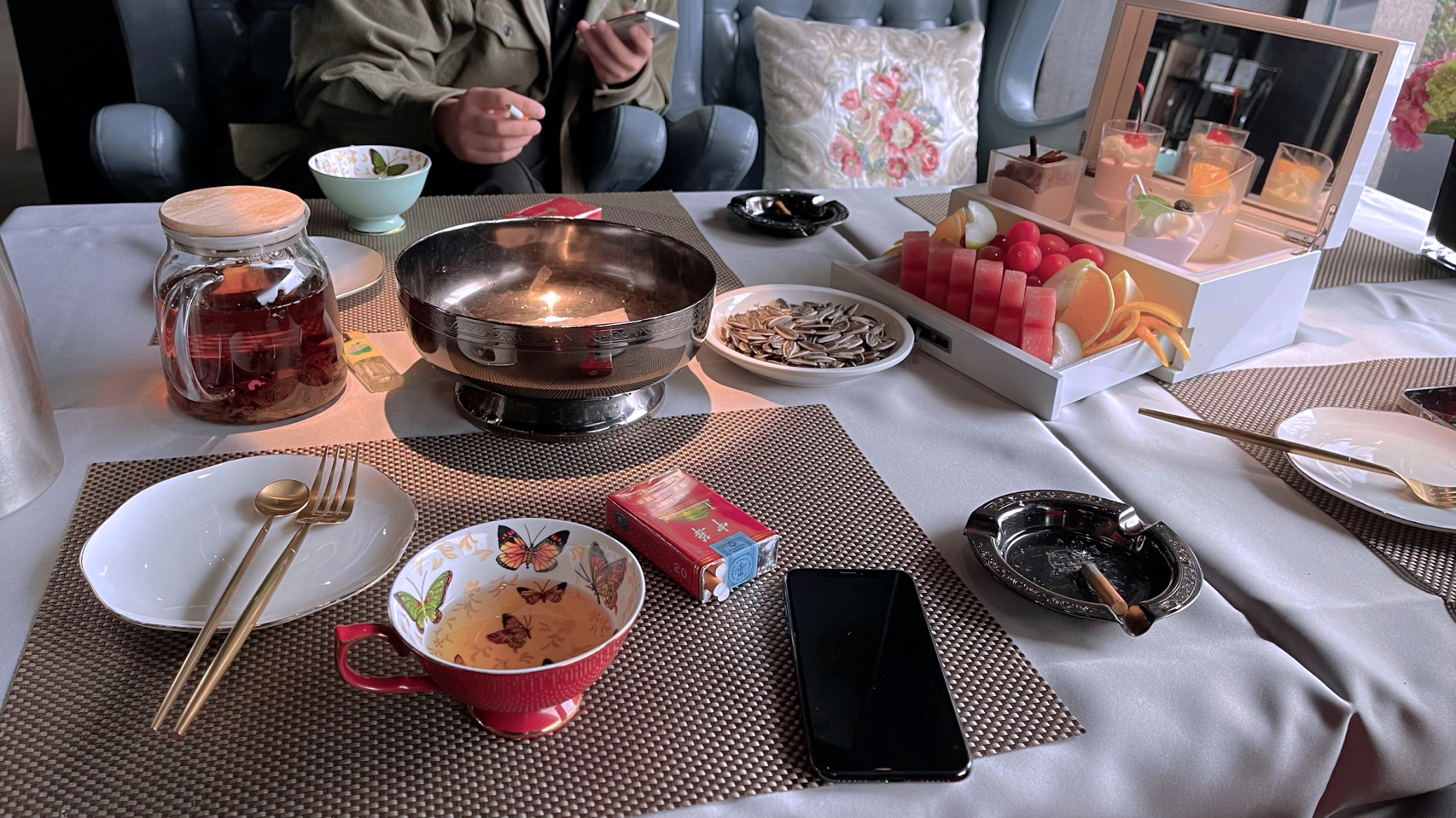 下午茶蛋糕杯子烟水果(下雨天 简单喝一杯下午茶吧 )-喵神素材库