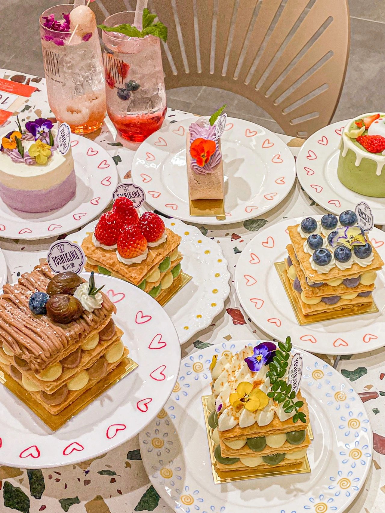 美食甜品拿破仑鲜花水果(爱吃甜品尤其是爱吃拿破仑)-喵神素材库
