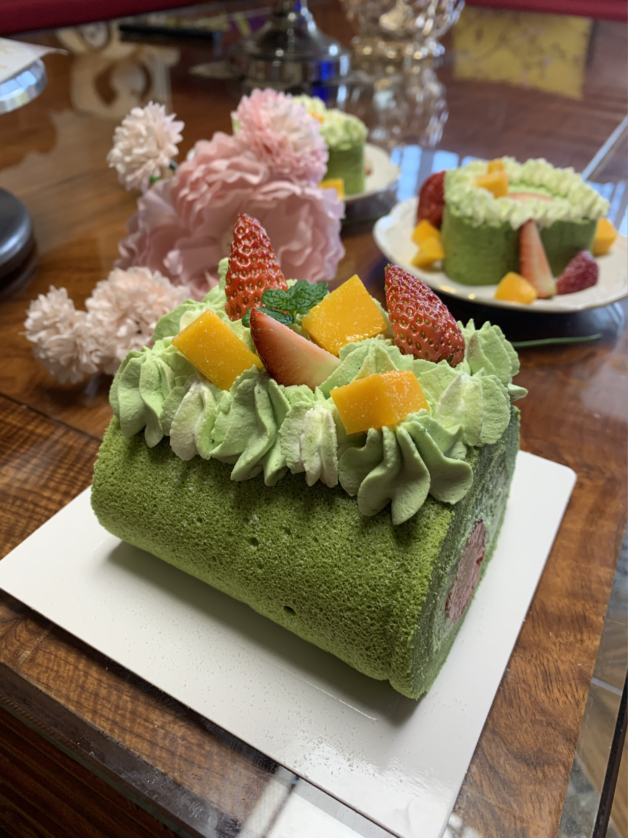 烘焙制作奶油蛋糕水果花( “ 做一个寡言 却心有一片海的人 ​​​​” ​​​​)-喵神素材库