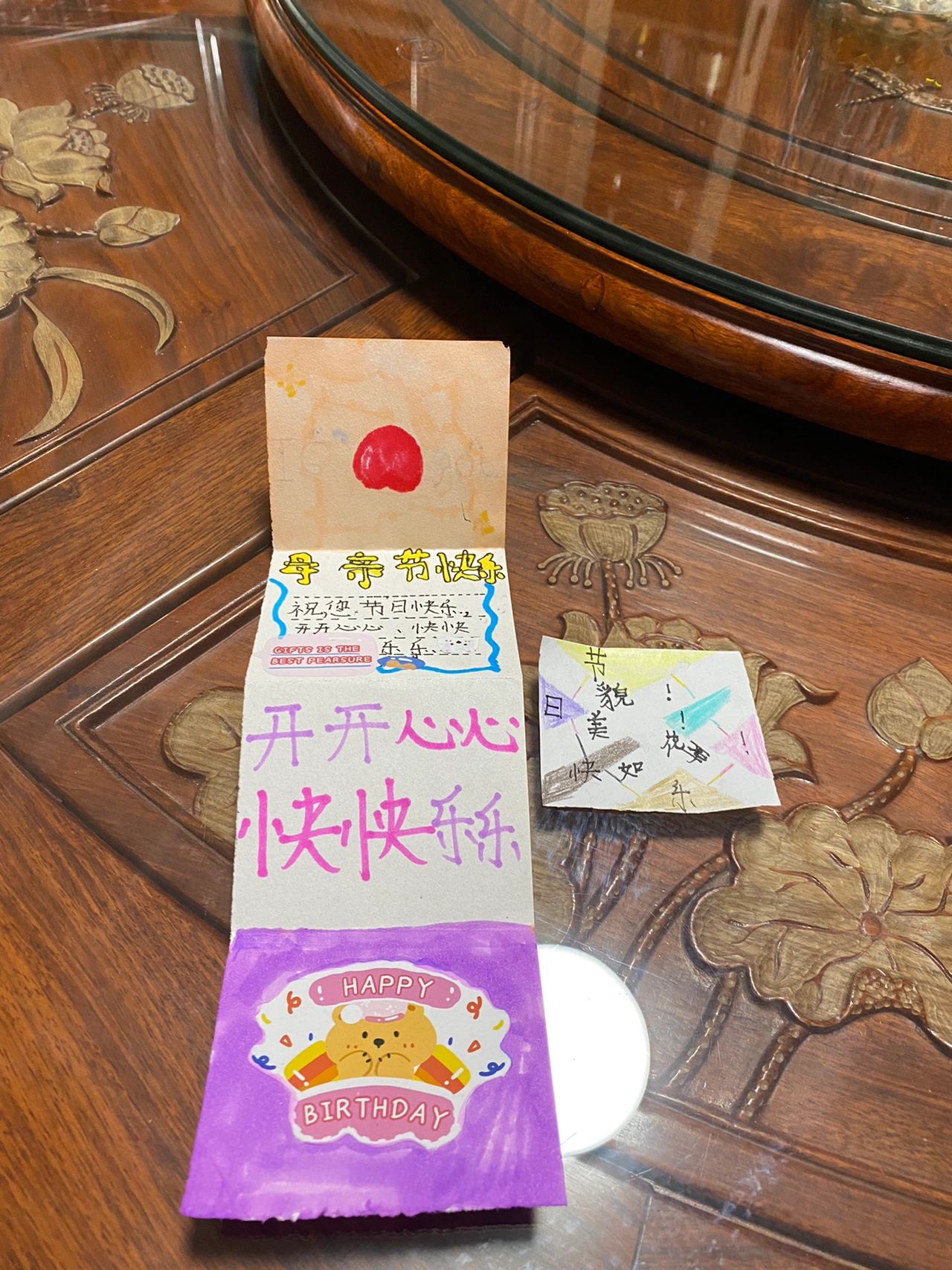 水果榴莲母亲节家庭聚会(母亲节的收获 )-喵神素材库