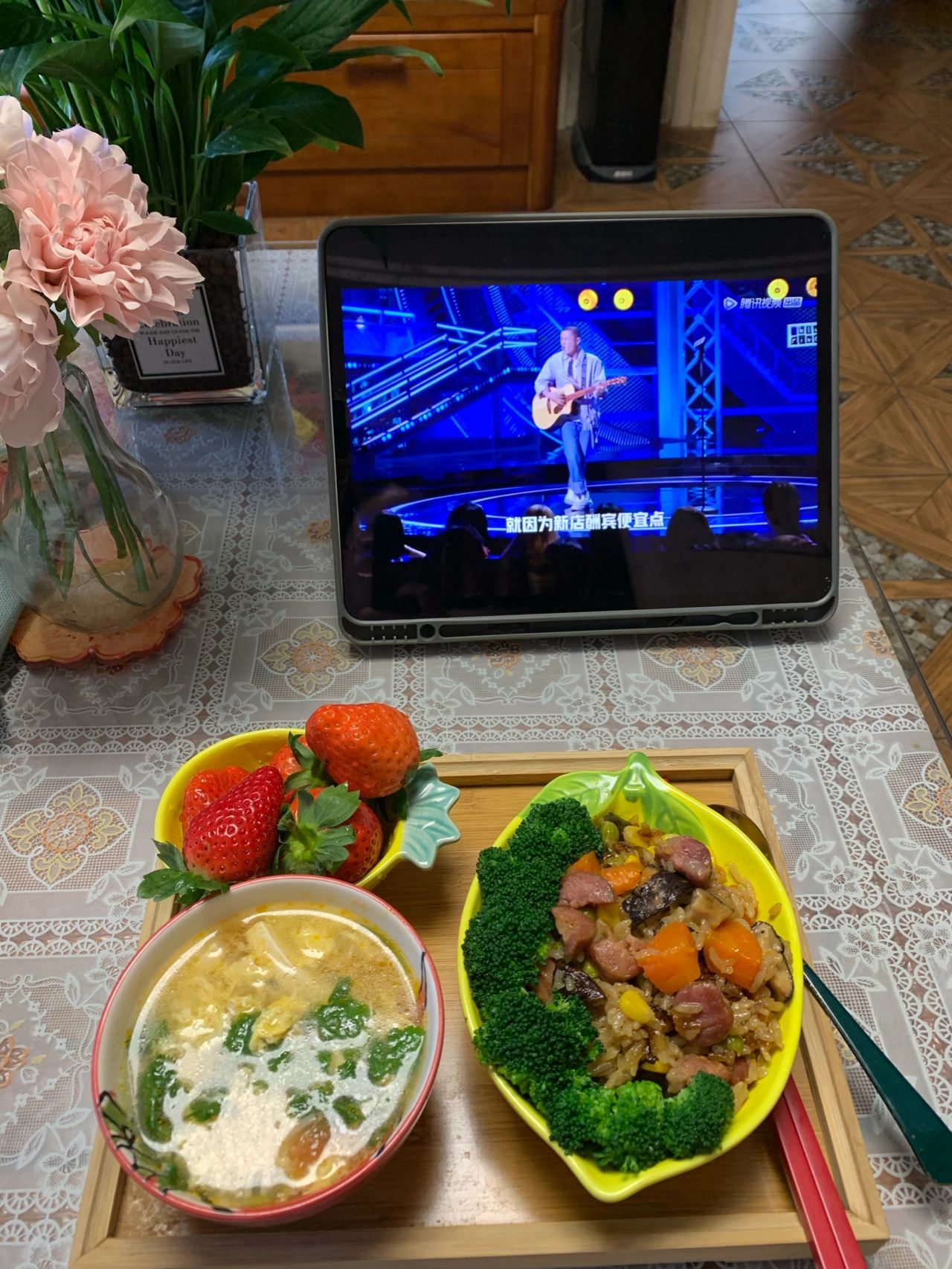 自己做饭减肥餐追剧水果草莓(最大的自律 :准时干饭)-喵神素材库