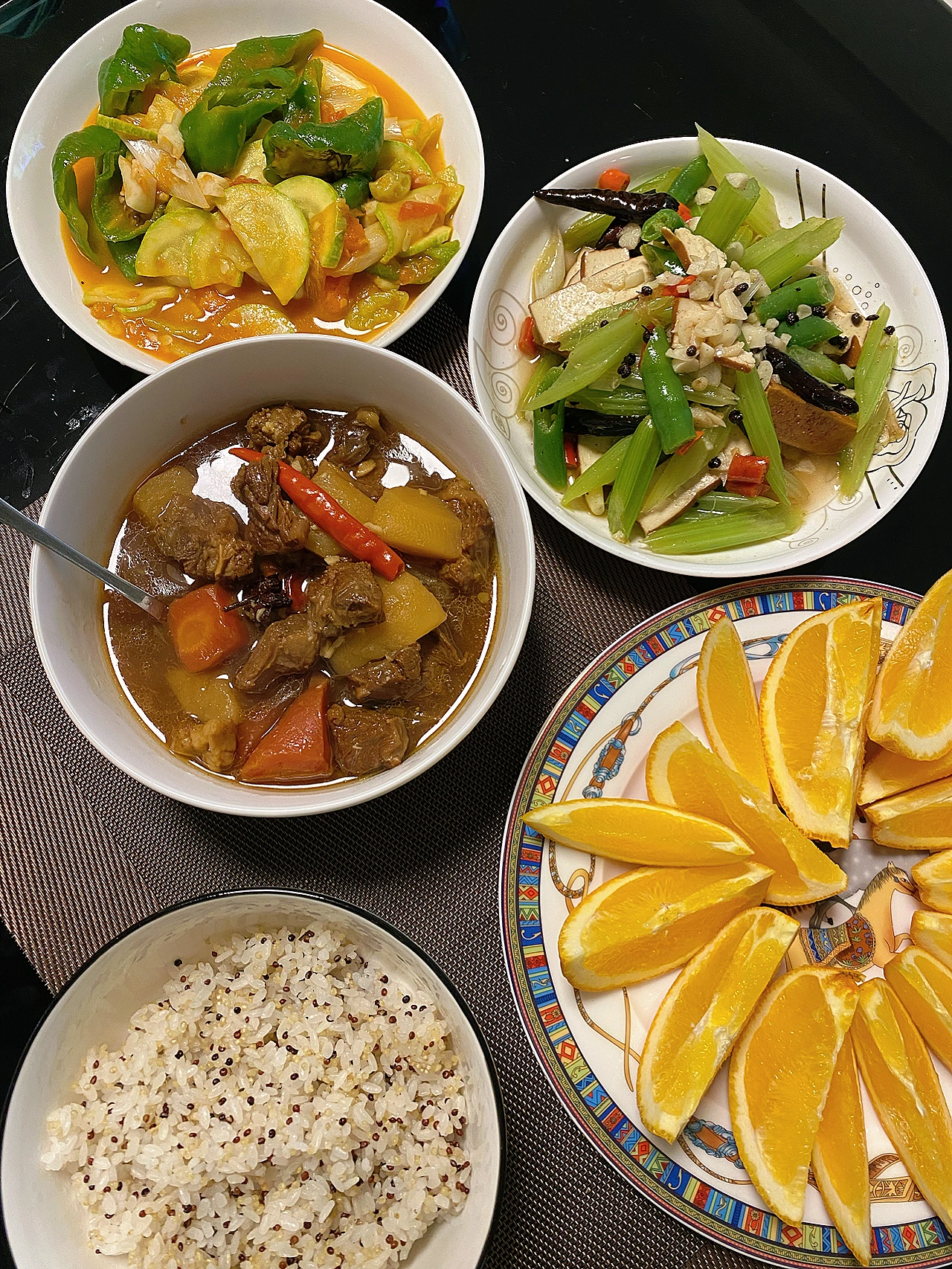 自己做饭家常菜水果(圣诞下了雪，隔离晚餐随便吃一吃)-喵神素材库