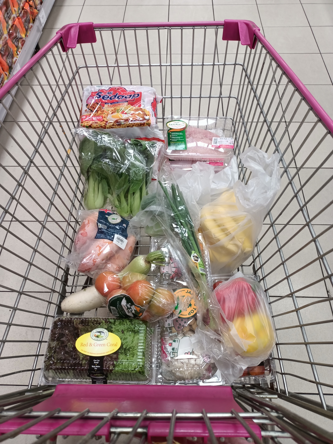 2逛超市购物车蔬菜水果车内手表(周日有个帅哥载妳去超市买菜是件很幸福的事\\t)-喵神素材库