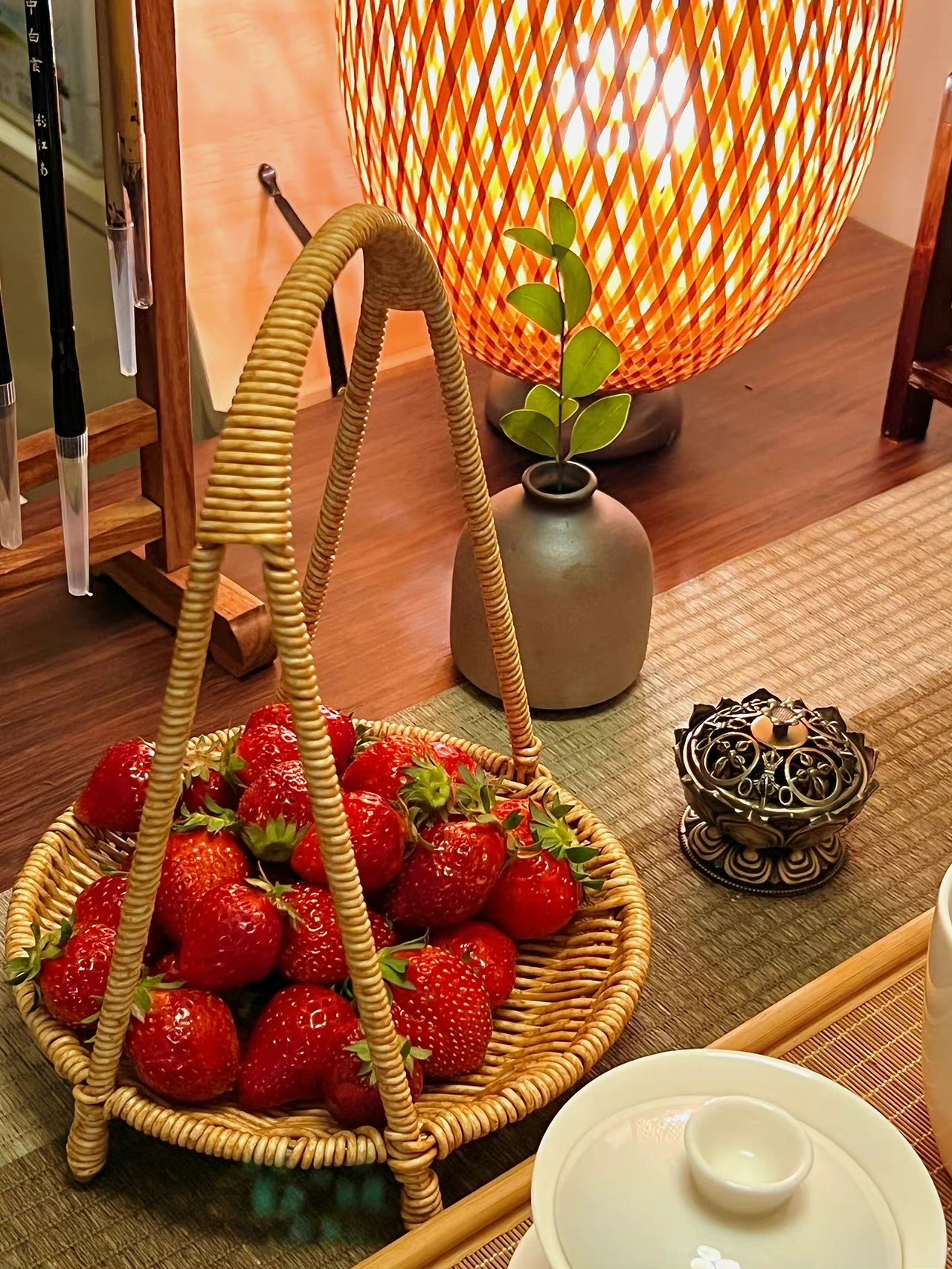 水果草莓情感文案(“聪明人的嘴藏在心里，愚蠢人的心摆在嘴里”)-喵神素材库