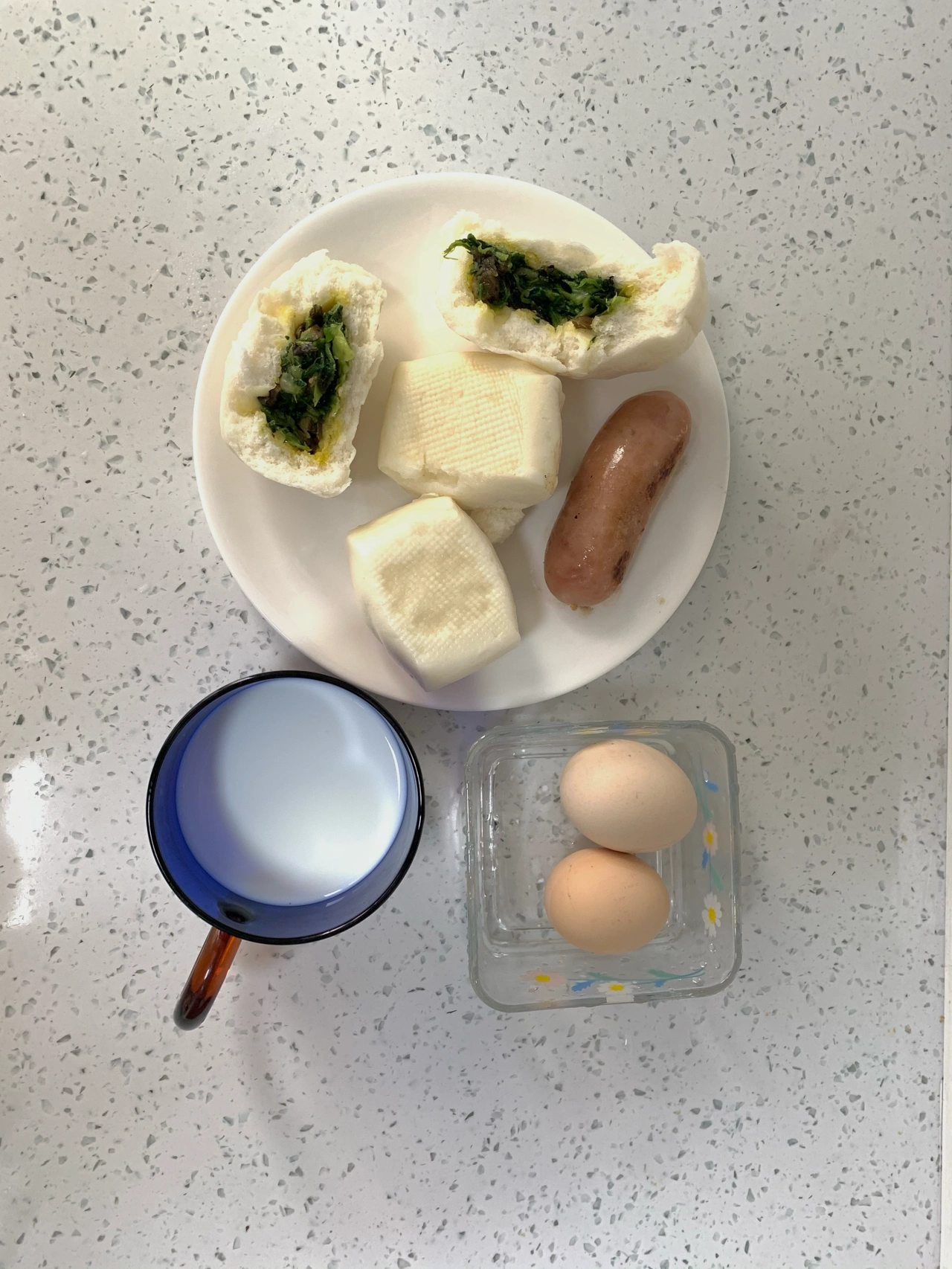 早餐美食面包水果牛奶煎蛋水煮蛋(煮鸡蛋奶香小馒头香菇菜包香肠牛奶)-喵神素材库