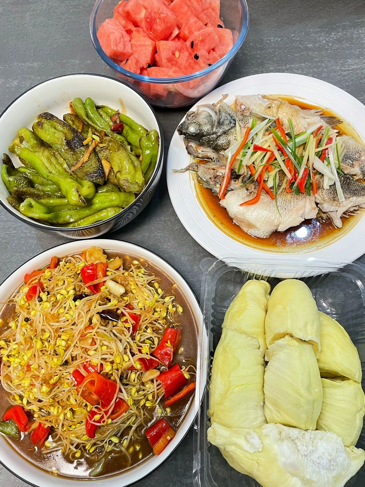 自己做饭家常菜午餐厨艺水果西瓜榴莲(什么都明白的人最温柔也最冷漠。)-喵神素材库