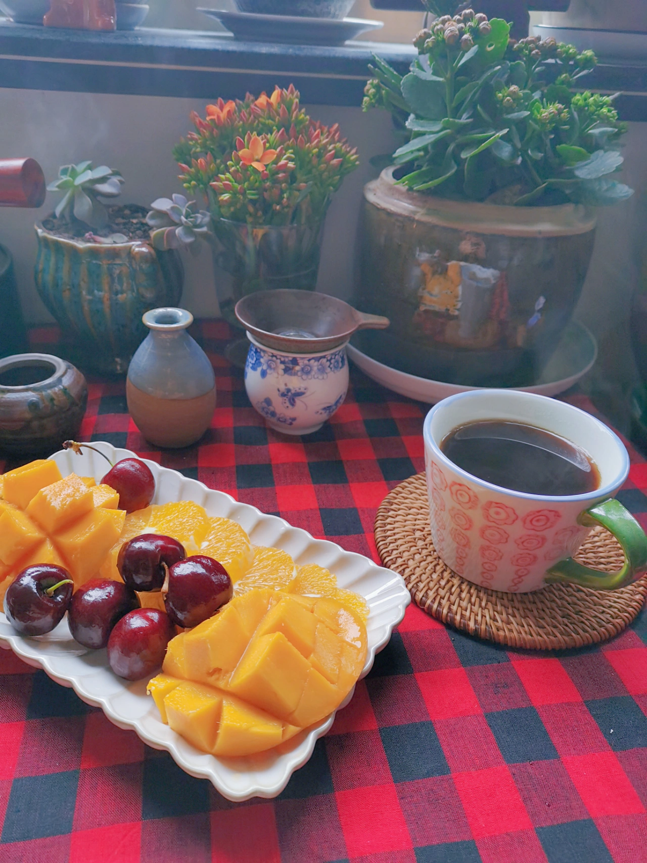 早餐美食面包水果牛奶煎蛋水煮蛋(寒假倒计时～菠菜剪刀面红糖红枣馒头水煮蛋黑咖车厘子芒果甜橙​ )-喵神素材库