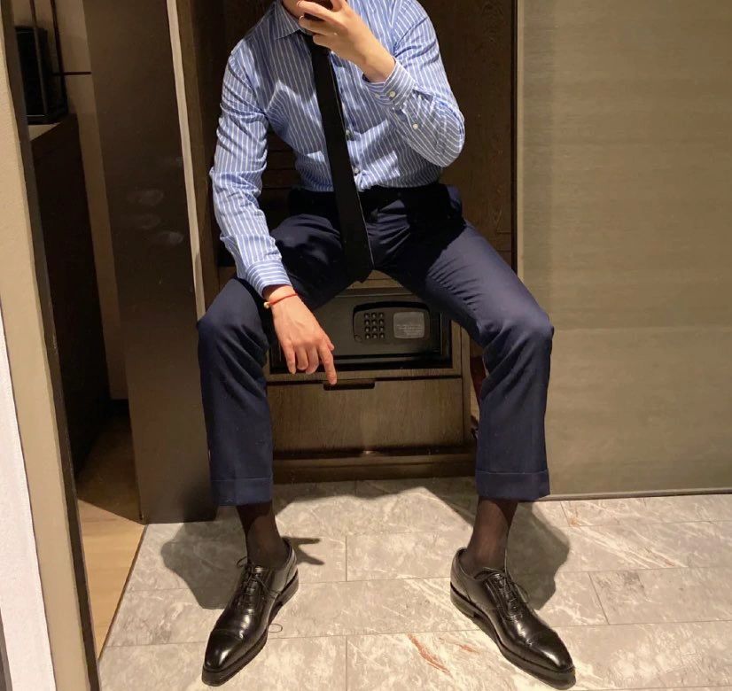 帅哥穿搭正装西装通勤装男士穿搭(一本书重新读一遍可能会有新的感悟，但不会有新的结局)-喵神素材库
