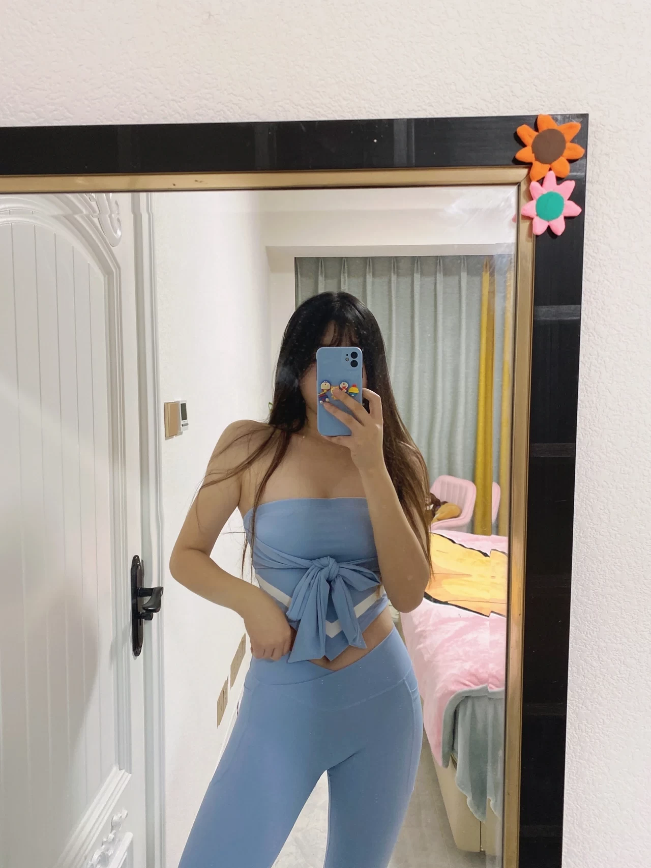 2健身穿搭对镜自拍秀身材女生身材(我这种人，东西不用到烂不会扔，人不处到尽不会换，所以如果我放弃了，那就是句号。)-喵神素材库