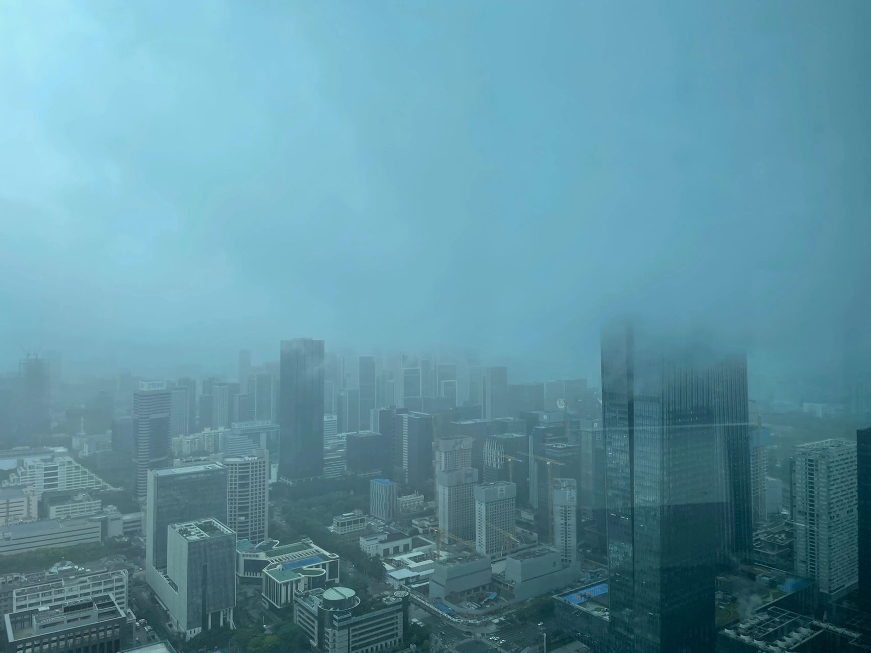 城市风景建筑阴天雾霾(如临仙境)-喵神素材库
