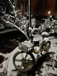 北京网球北京周末网球运动我的运动日常雪网球训练  (这几天北京突然降温下了一场大雪，马路上银装素裹十分美丽，网球场铲雪后，打了一场，可把我冻坏了。希望过几天可以回暖。)-喵神素材库