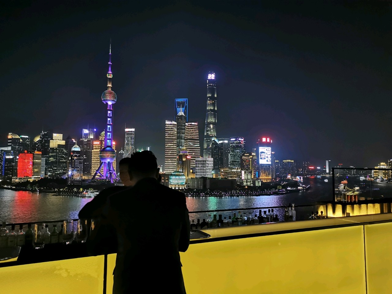 4上海半岛酒店风景夜景灯光(晚上有点风也是挺舒服的)-喵神素材库
