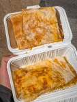3美食飞饼午餐广州飞哥飞饼(招牌是榴莲芝士飞饼用新鲜的榴莲肉，一点都不手抖一挖一大勺另外再推荐一下他的花生酱飞饼相比水果味的飞饼更脆吃起来更爽)-喵神素材库