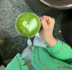 美女穿搭咖啡戒指(懂事有个屁用 受了委屈还不是一个人憋着然后慢慢熬过去” ​​​ )-喵神素材库