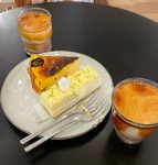 下午茶饮品甜点(蛋糕好吃，醇厚又不腻，咖啡有特色，轻茶dirty值得一试)-喵神素材库