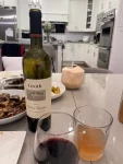 美食晚餐红酒(晚饭喝了瓶年加州纳帕的Groth，感觉也很下口。配上些下酒菜，一瓶马上又没了…. )-喵神素材库