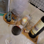 喝酒红酒美食(在美国习惯了自己晚饭一瓶红酒…这几个月真的好累.. )-喵神素材库