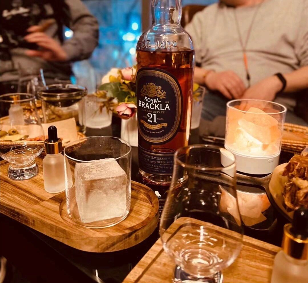 红酒葡萄酒洋酒(贪，是人性，不可避免。但是一旦贪虫上脑，结局就是你贪了别人的利息，别人贪了你的本金！ )-喵神素材库