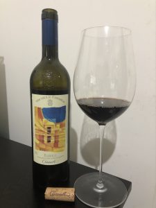 6酒品酒红酒(呈浅紫红色 香气不突出 烟熏 薄荷 再带一点点果香 酸度偏高但不过分 )-喵神素材库