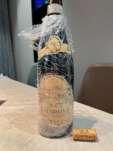 喝酒红酒葡萄酒(喝起来有干果和杏仁的味道)-喵神素材库