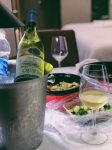 喝酒红酒葡萄酒(天气转暖 就很适合喝白葡萄了 )-喵神素材库