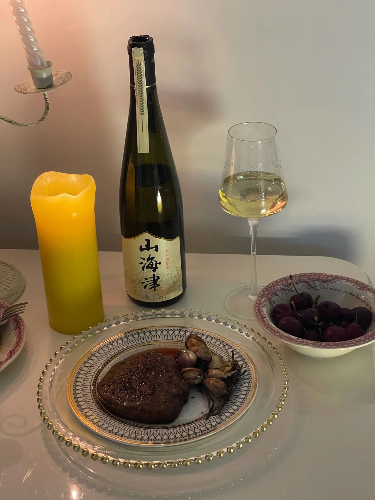 秀恩爱喝酒香槟约会氛围感微醺(宅家的微醺夜晚每周都要有一两天小酌一杯)-喵神素材库
